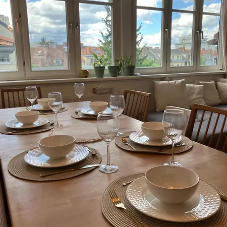 Fffina - Family & Friends - Parking Included *