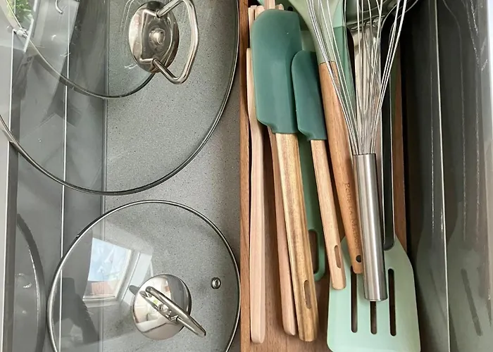 Fffina - Family & Friends - Parking Included